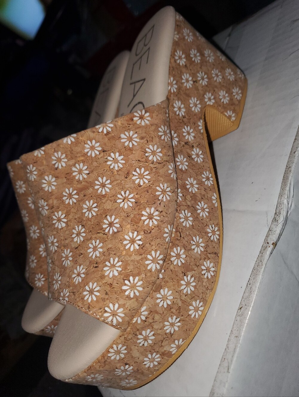 Brand New! Beach By Matisse Daisy Print Clog Sandals - Size 10